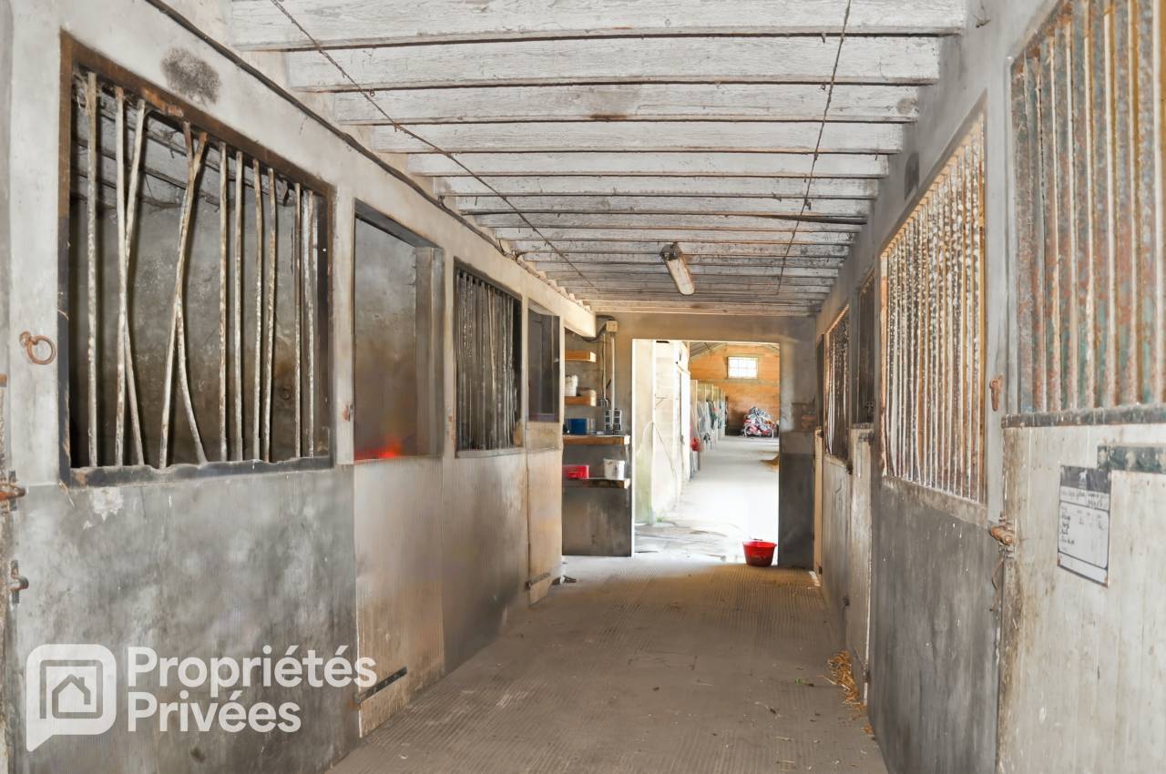 Riding school  Mayenne