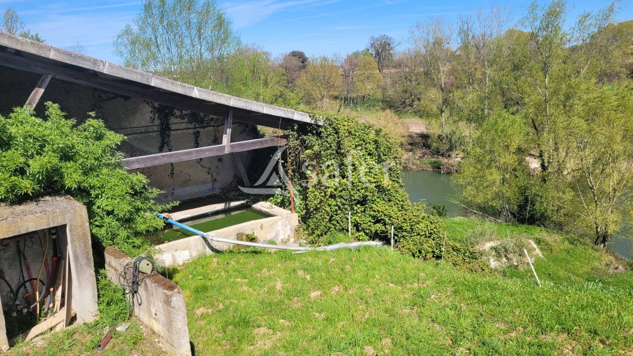 Equestrian property  tarn