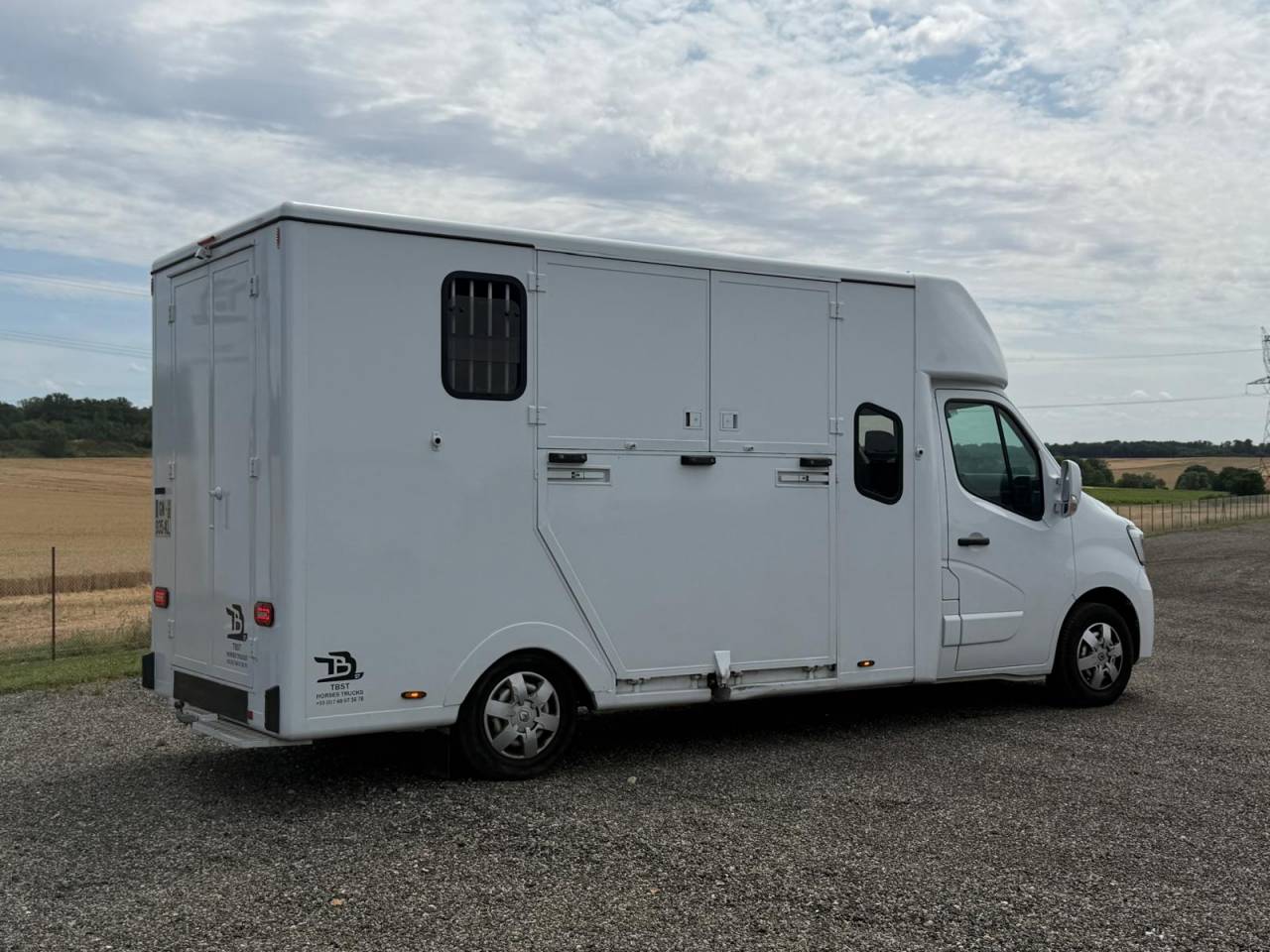 Horsebox HGV TBST RENAULT MASTER 2023 Used