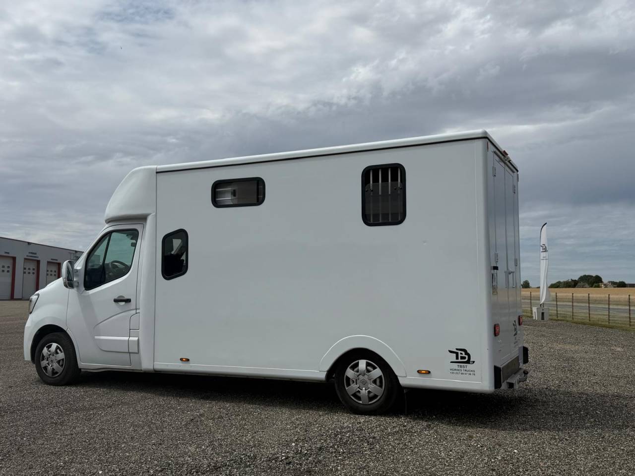 Horsebox HGV TBST RENAULT MASTER 2023 Used