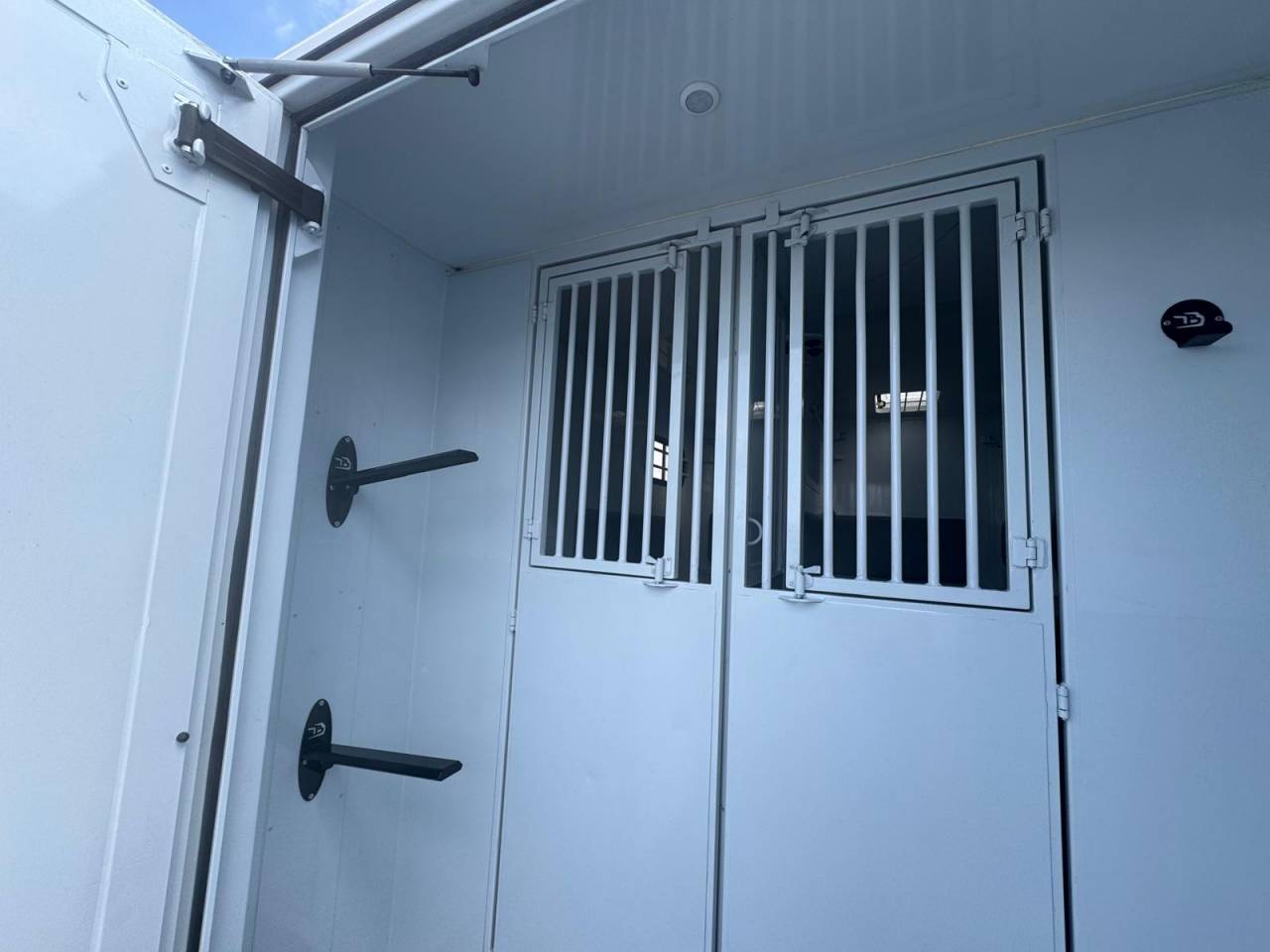 Horsebox HGV TBST RENAULT MASTER 2023 Used