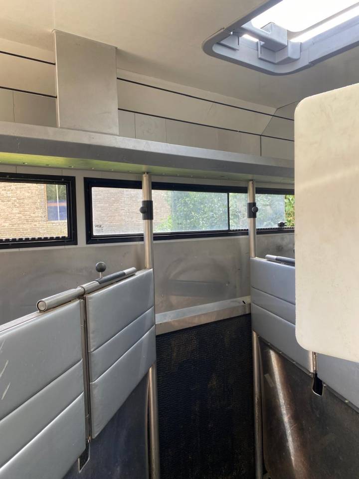 Horsebox NON-HGV Iveco IVECO EUROCARGO 160E28 STX POP OUT 2010 Used