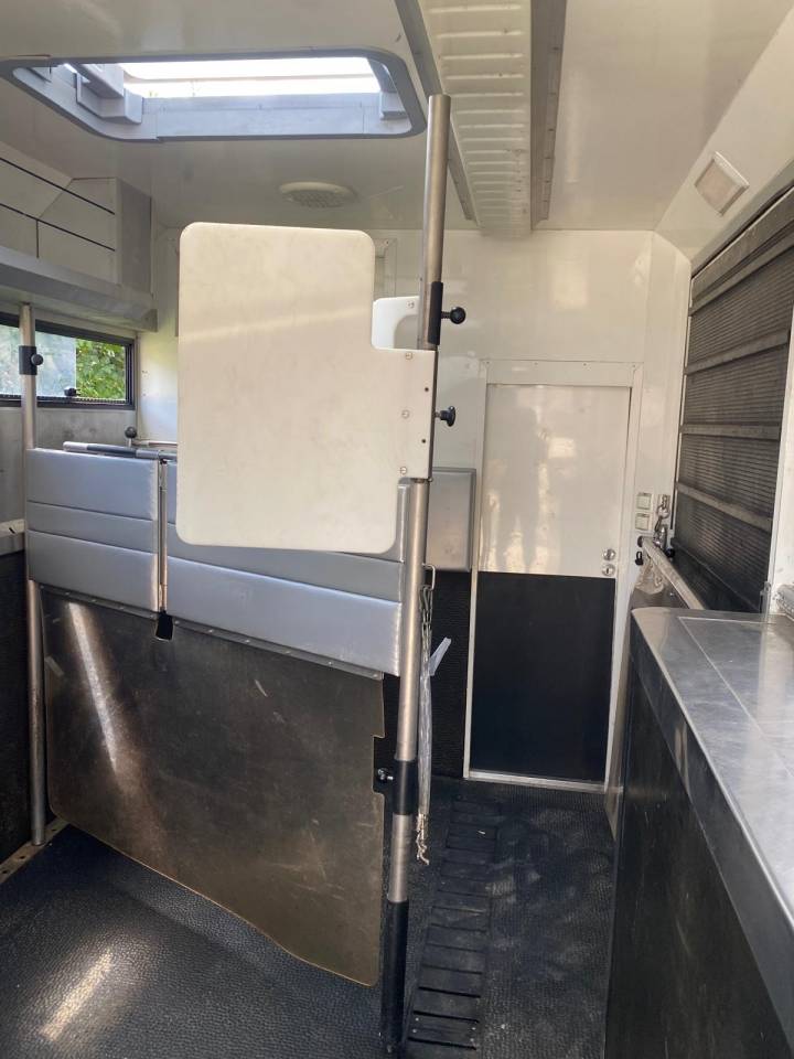 Horsebox NON-HGV Iveco IVECO EUROCARGO 160E28 STX POP OUT 2010 Used