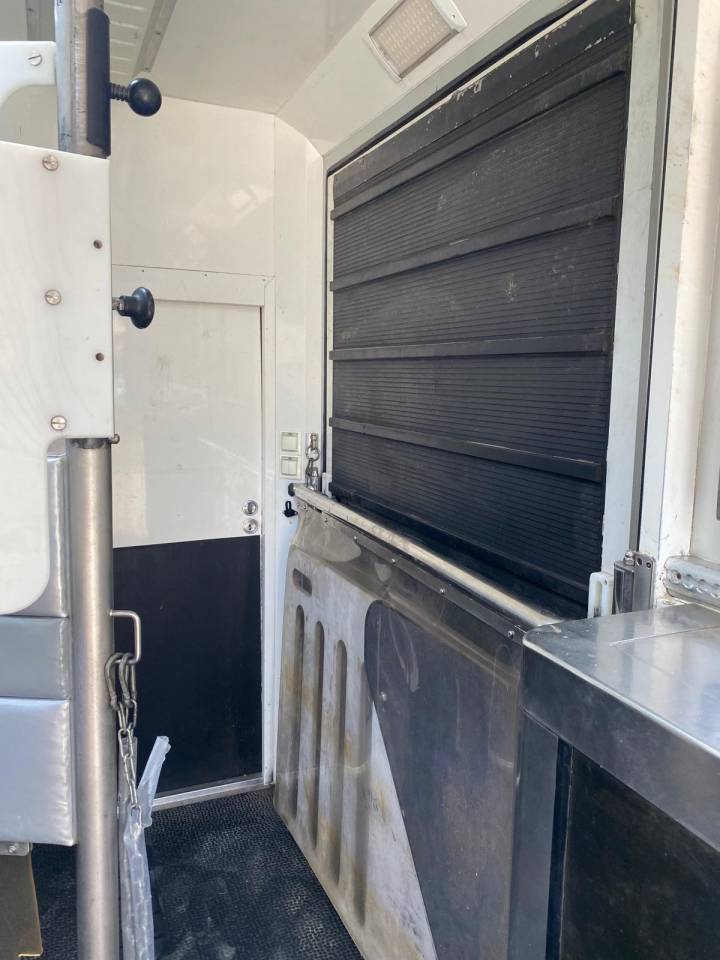 Horsebox NON-HGV Iveco IVECO EUROCARGO 160E28 STX POP OUT 2010 Used
