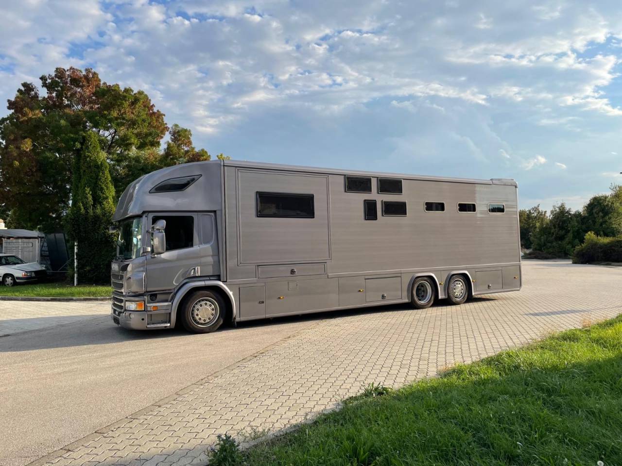 Horsebox NON-HGV Scania SCANIA P360 DICKENHERR POP OUT 2014 Used