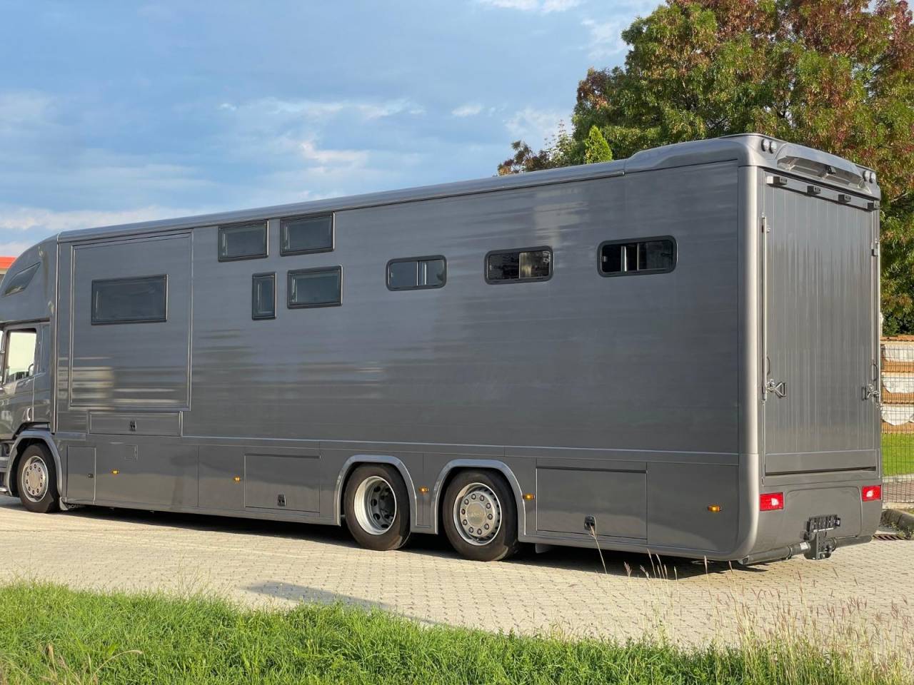 Horsebox NON-HGV Scania SCANIA P360 DICKENHERR POP OUT 2014 Used