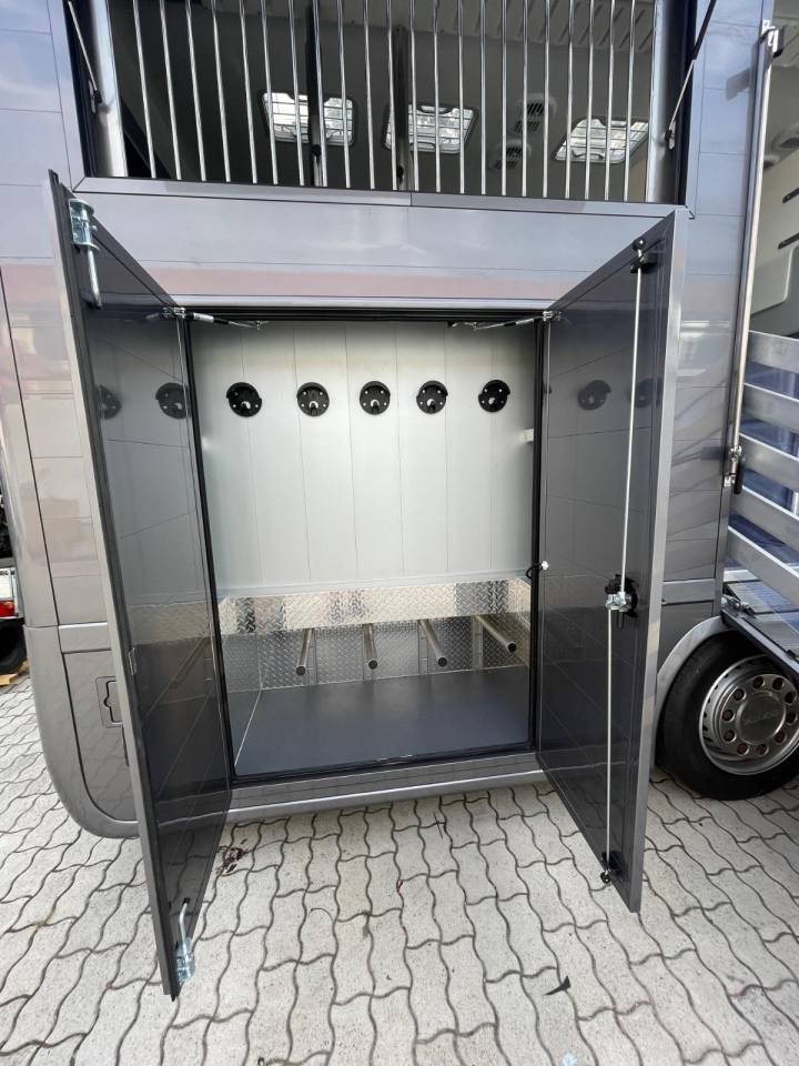 Horsebox NON-HGV Scania SCANIA P360 DICKENHERR POP OUT 2014 Used