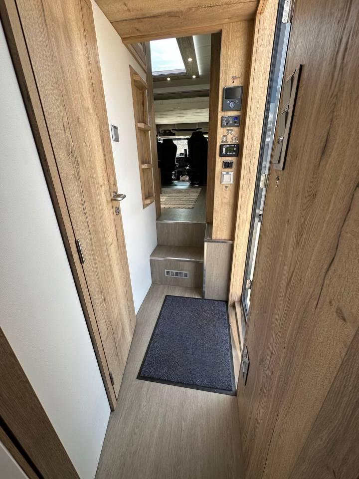 Horsebox NON-HGV HTIs SCANIA S450 HTI PROFESSIONAL DOUBLE POP OUT & POP  2026 New