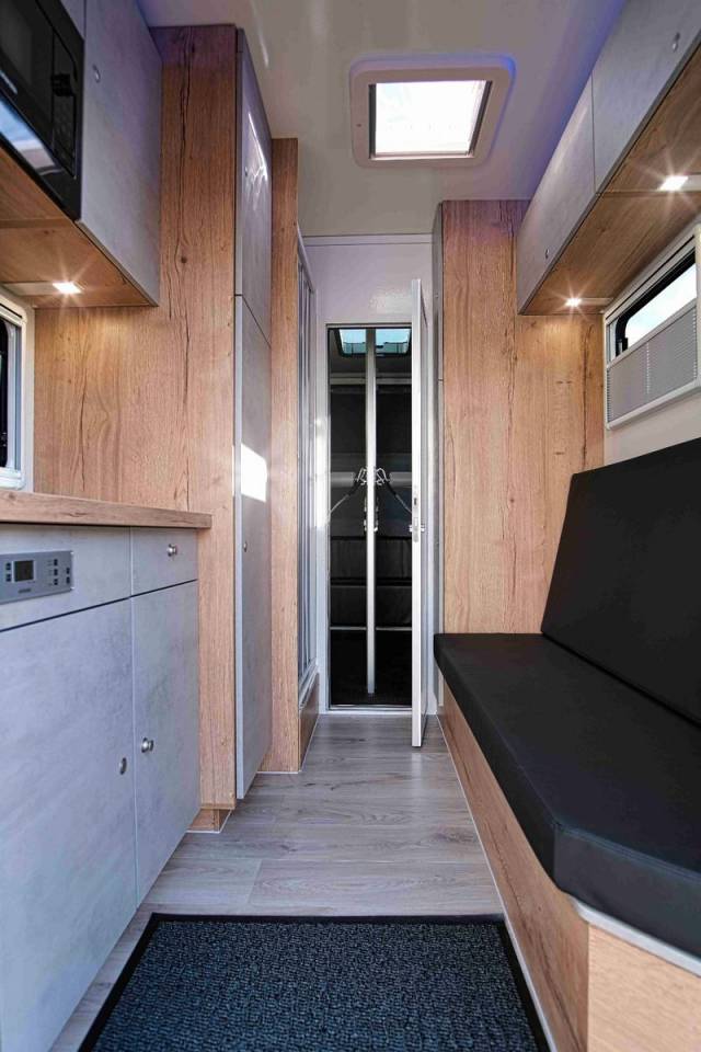 Horsebox NON-HGV Iveco IVECO DAILY 50.210 MSG STABLEHOPPER XXL PLUS 2026 New