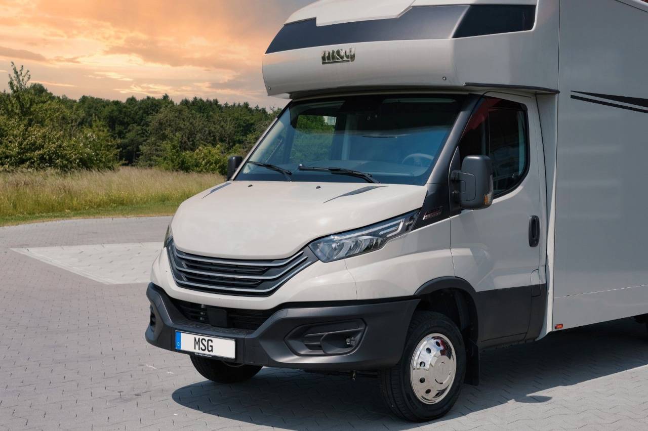 Horsebox NON-HGV Iveco IVECO DAILY 50.210 MSG STABLEHOPPER XXL 2026 New