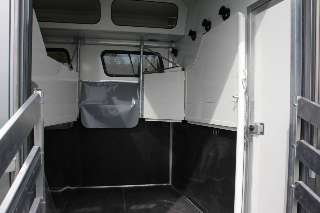 Horsebox NON-HGV Iveco IVECO DAILY 70C21 WMS POP OUT 2026 New