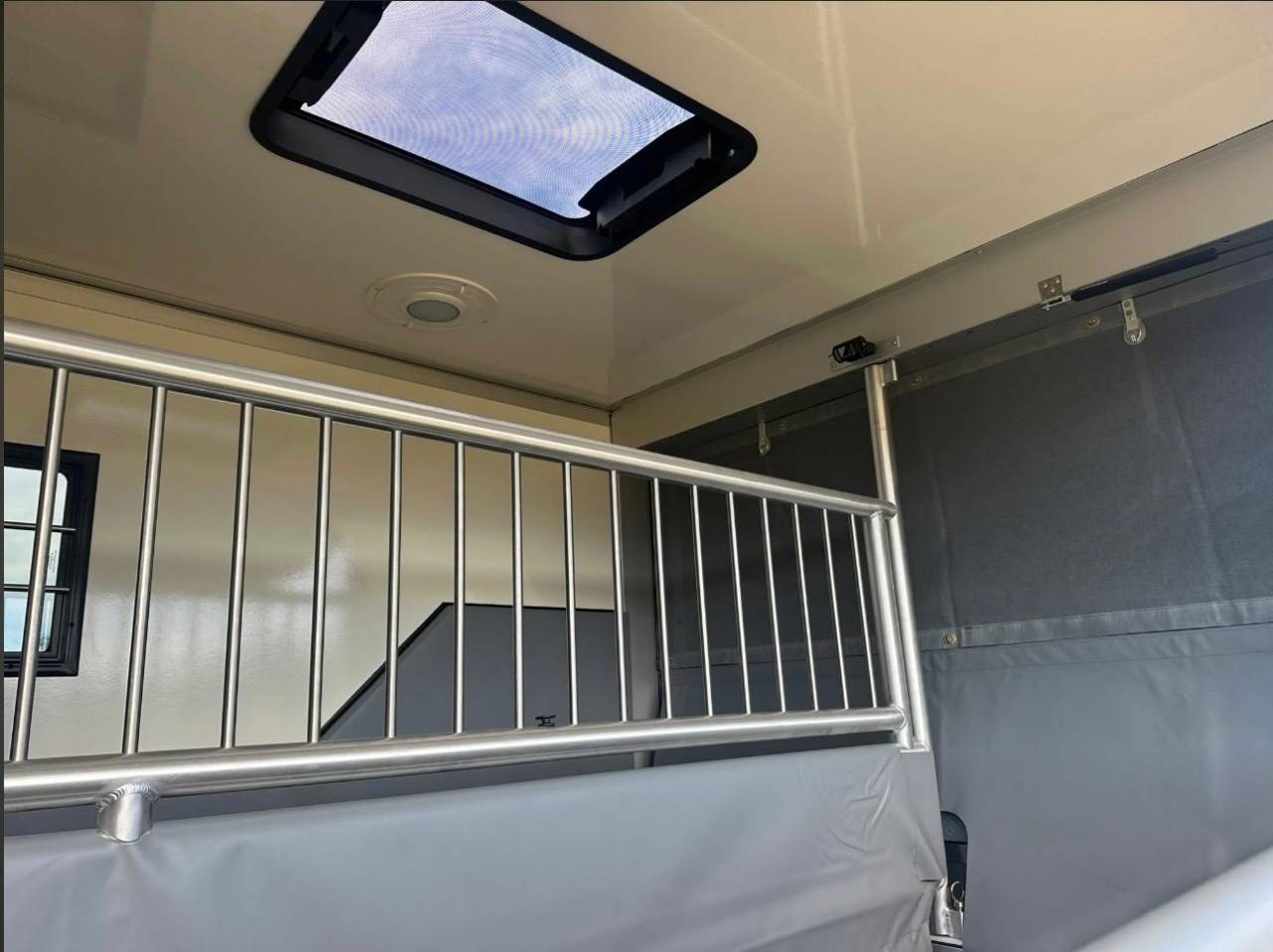 Horsebox HGV Iveco IVECO DAILY 35-210 HI-MATIC MSG STALLION LIGHT 2026 New