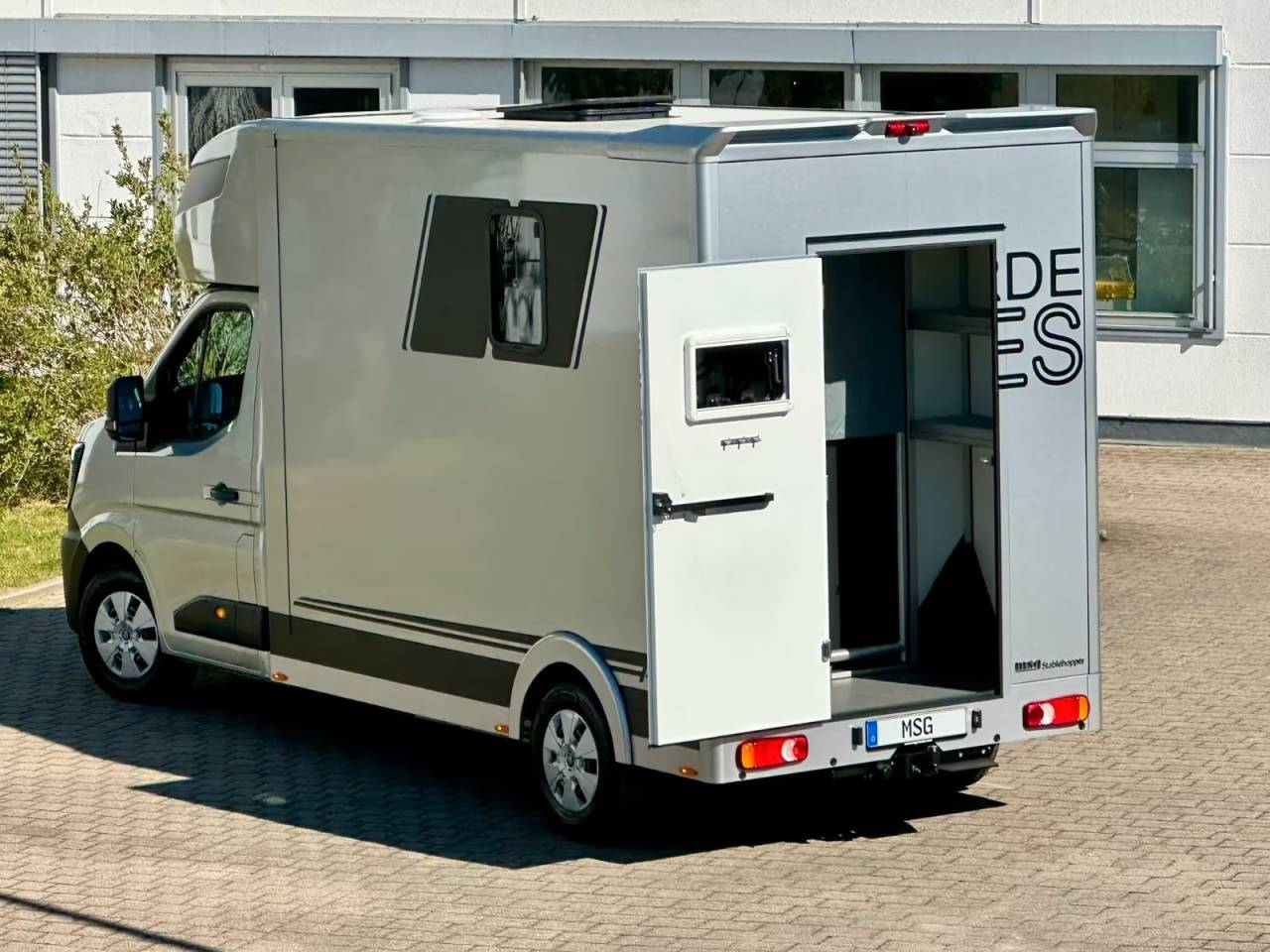 Horsebox HGV Renault RENAULT MASTER 170 MSG STALLION LIGHT AUTOMATIQUE 2026 New