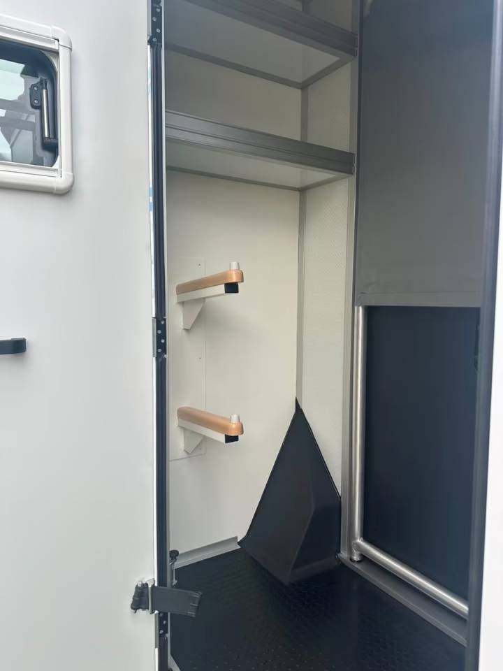 Horsebox HGV Renault RENAULT MASTER 170 MSG STALLION LIGHT AUTOMATIQUE 2026 New