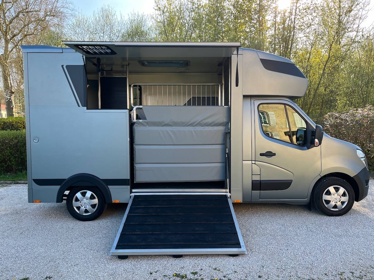 Horsebox HGV Nissan NISSAN INTERSTAR DCI 165 MSG STALLION LIGHT 2026 Used
