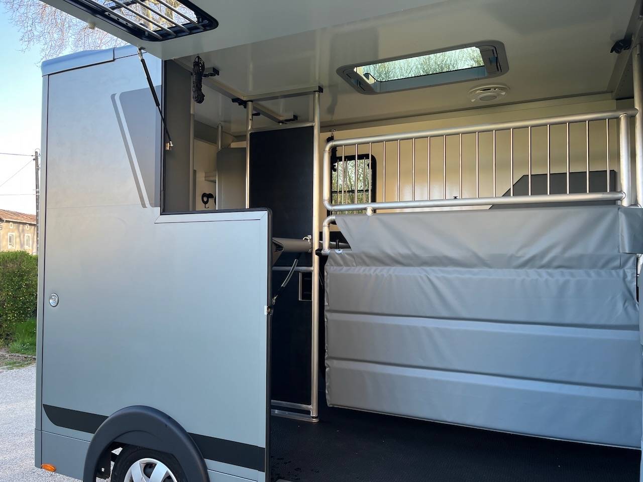 Horsebox HGV Nissan NISSAN INTERSTAR DCI 165 MSG STALLION LIGHT 2026 Used