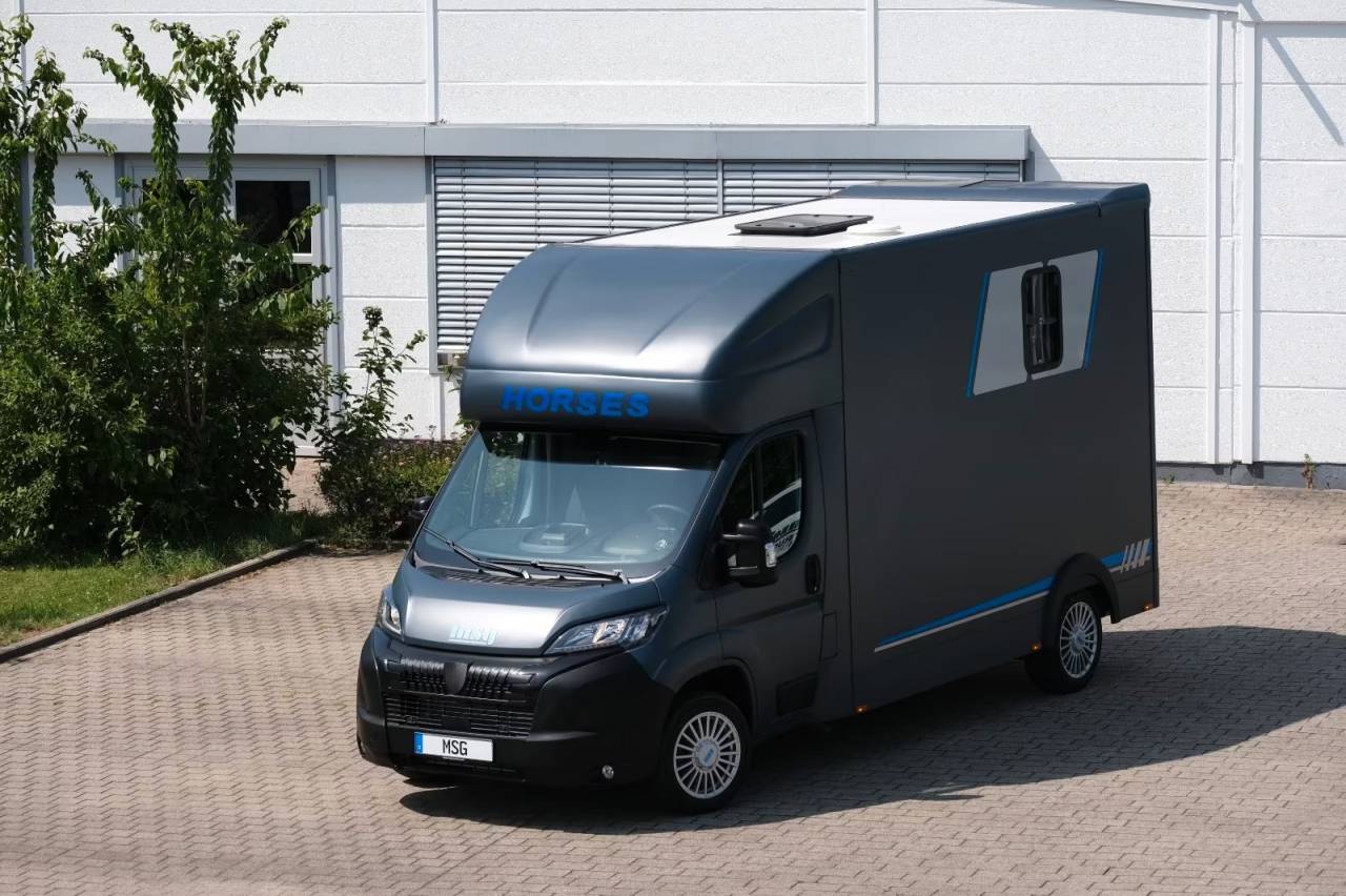 Horsebox HGV Peugeot PEUGEOT BOXER 165 MSG STALLION LIGHT NOUVEAU MODEL 2026 New
