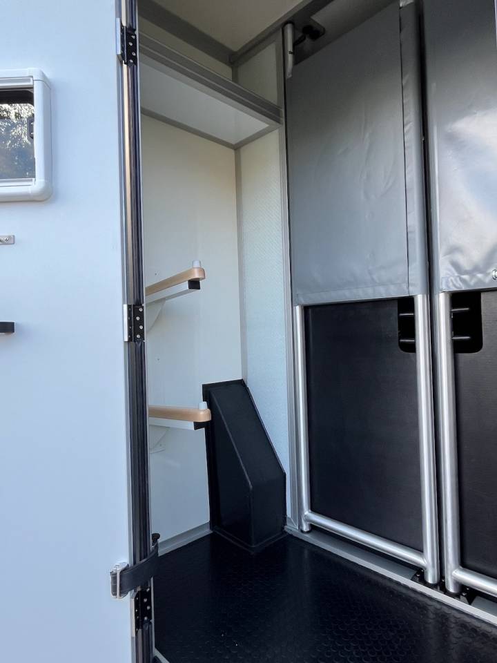 Horsebox HGV Autre marque MAXUS DELIVER 9 LUXURY MSG STALLION LIGHT 2025 Used