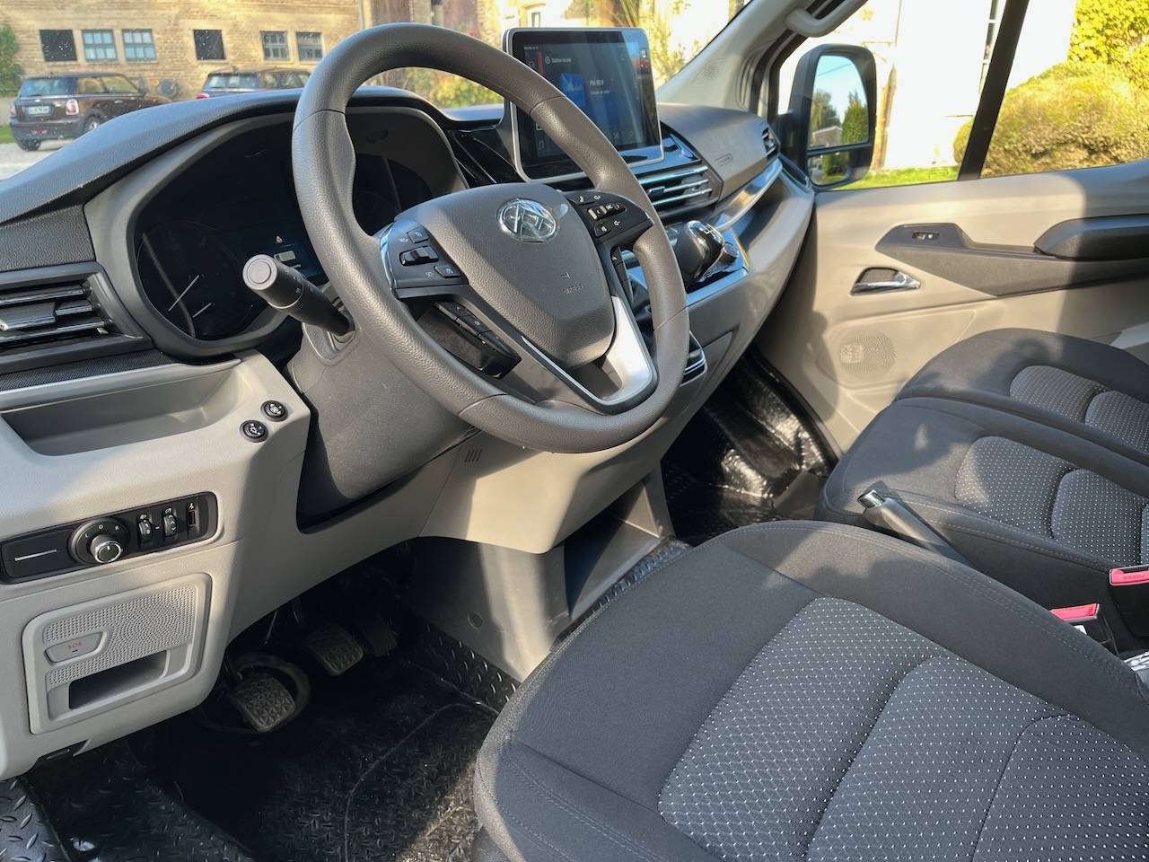 Horsebox HGV Autre marque MAXUS DELIVER 9 LUXURY MSG STALLION LIGHT 2025 Used