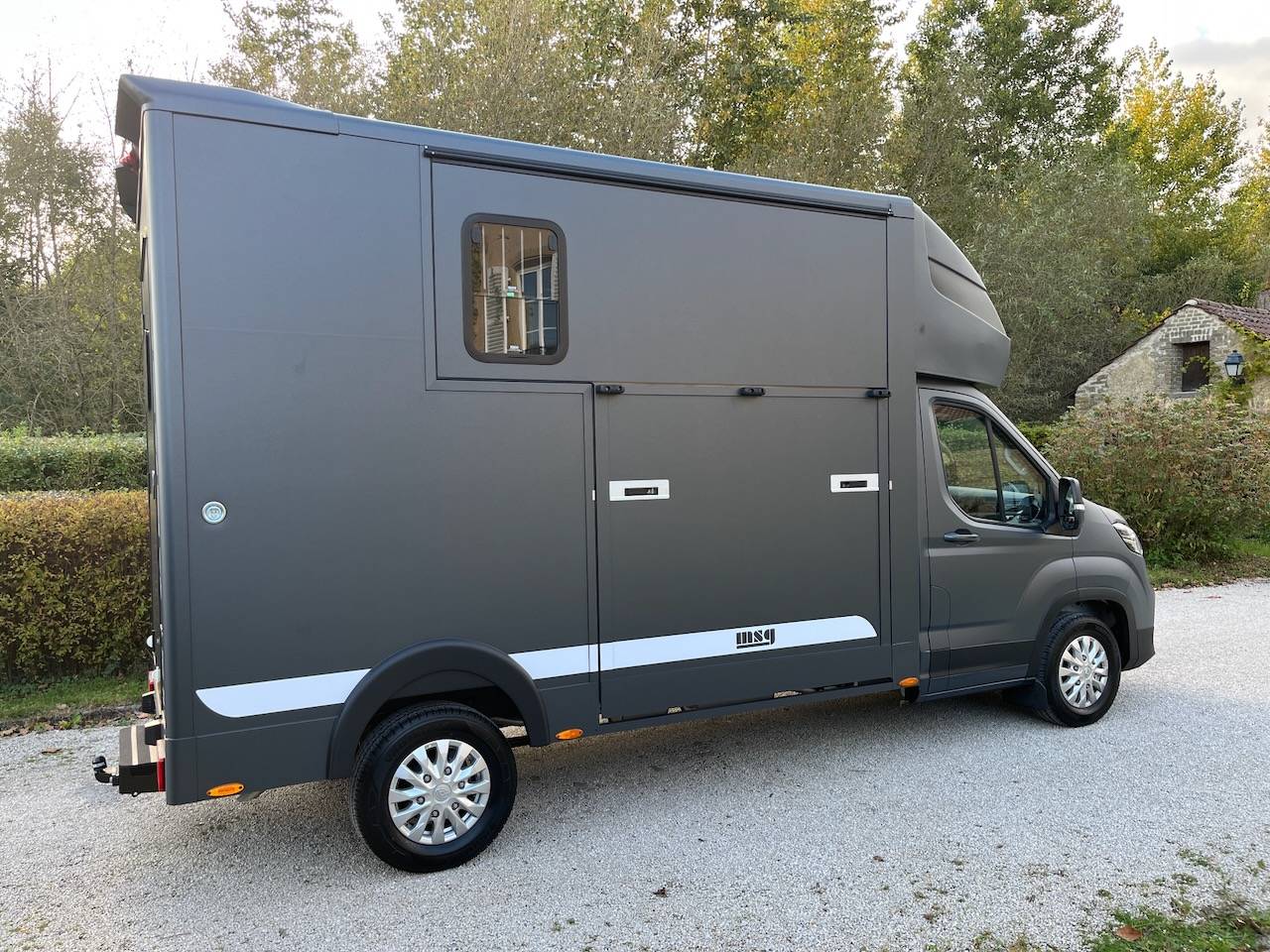 Horsebox HGV Autre marque MAXUS DELIVER 9 LUXURY MSG STALLION LIGHT 2025 Used