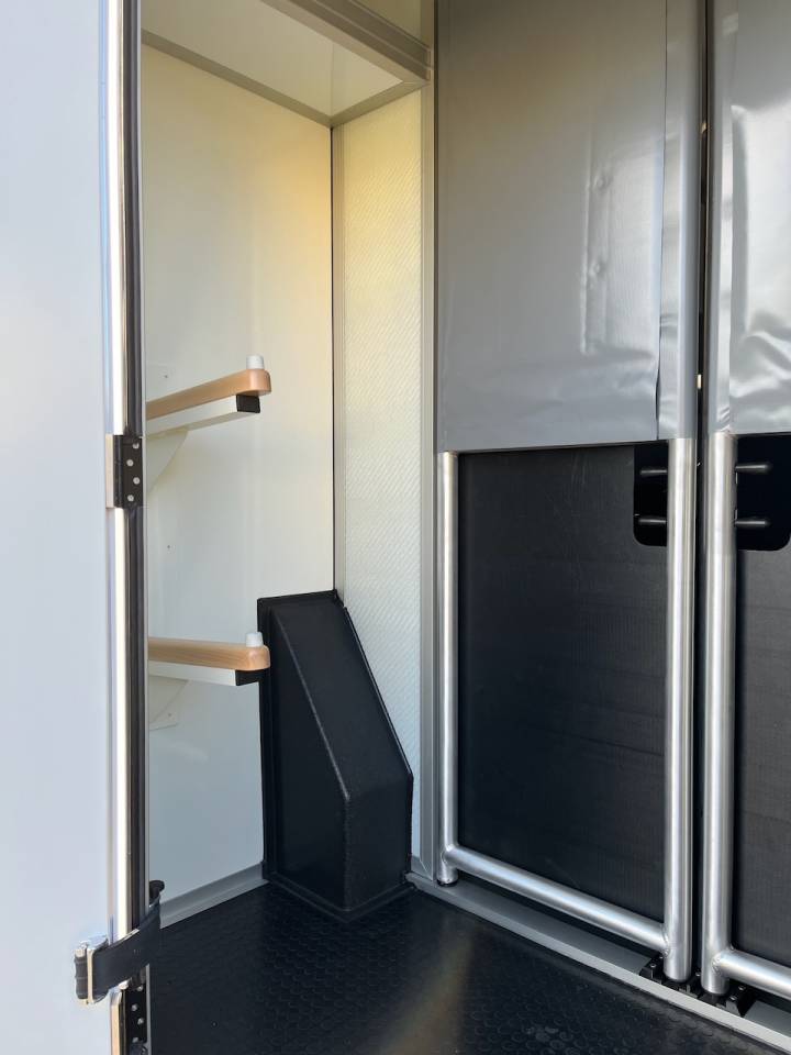 Horsebox HGV Autre marque MAXUS DELIVER 9 LUXURY MSG STALLION LIGHT 2025 Used