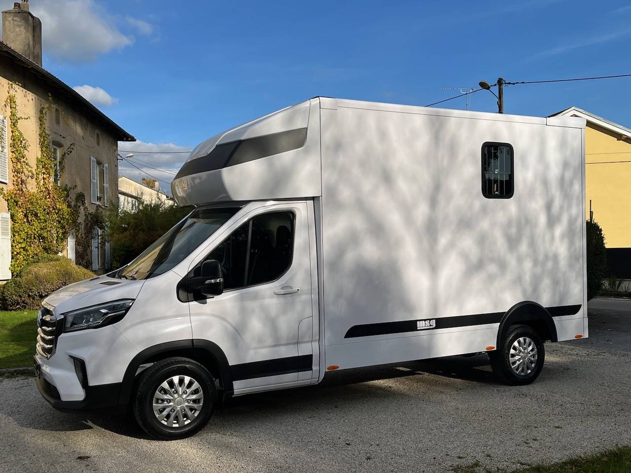 Horsebox HGV Autre marque MAXUS DELIVER 9 LUXURY MSG STALLION LIGHT 2025 Used