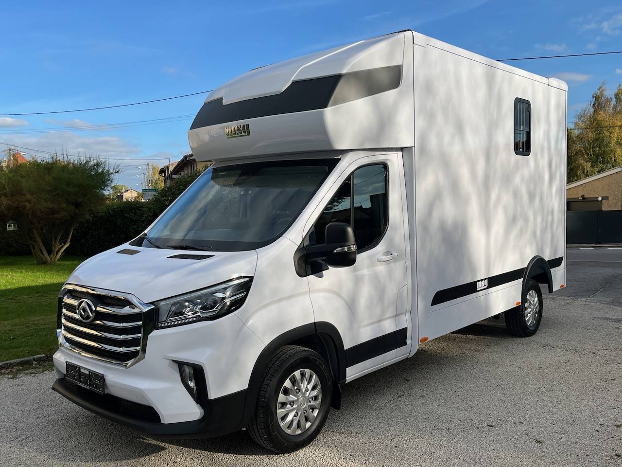 Horsebox HGV Autre marque MAXUS DELIVER 9 LUXURY MSG STALLION LIGHT 2025 Used