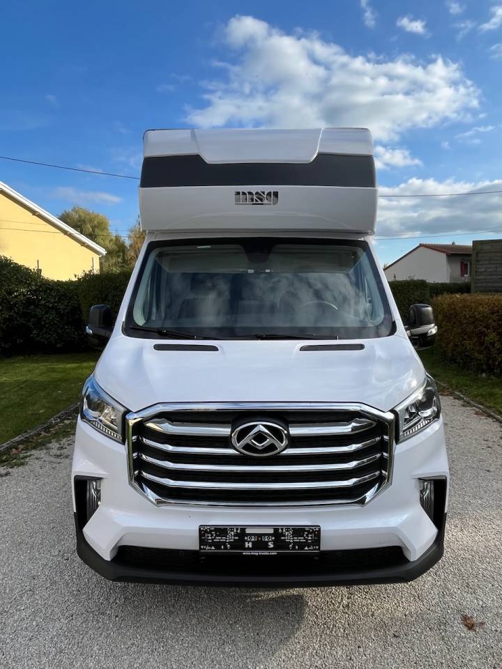 Horsebox HGV Autre marque MAXUS DELIVER 9 LUXURY MSG STALLION LIGHT 2025 Used