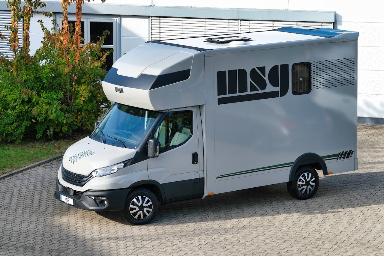 Horsebox HGV Iveco IVECO DAILY 35S210 HI-MATIC MSG STALLION LIGHT 2026 New
