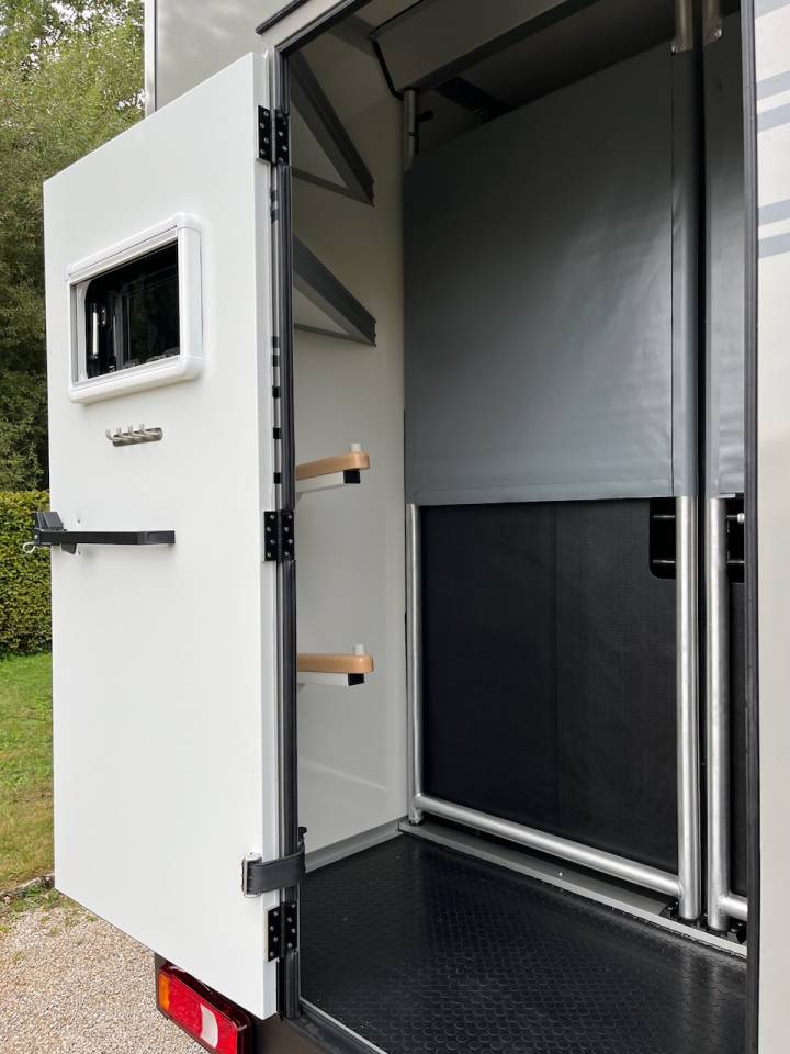 Horsebox HGV Iveco IVECO DAILY 35S210 HI-MATIC MSG STALLION LIGHT 2026 New