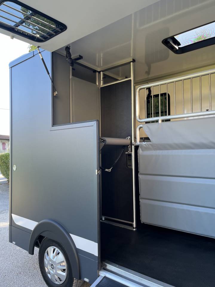 Horsebox HGV Peugeot PEUGEOT BOXER BLUEHDI 165 MSG STALLION LIGHT 2025 Used