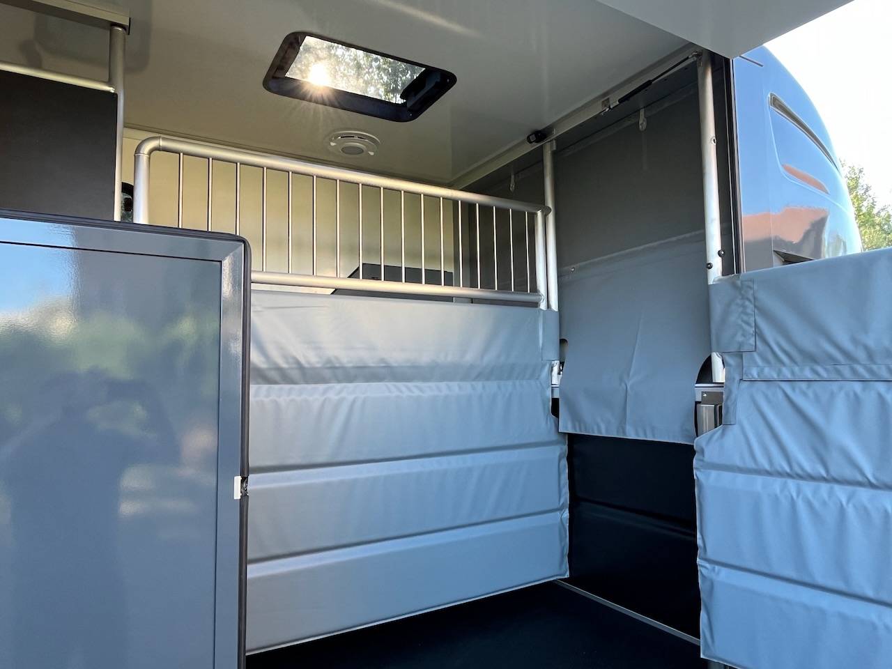 Horsebox HGV Peugeot PEUGEOT BOXER BLUEHDI 165 MSG STALLION LIGHT  Used