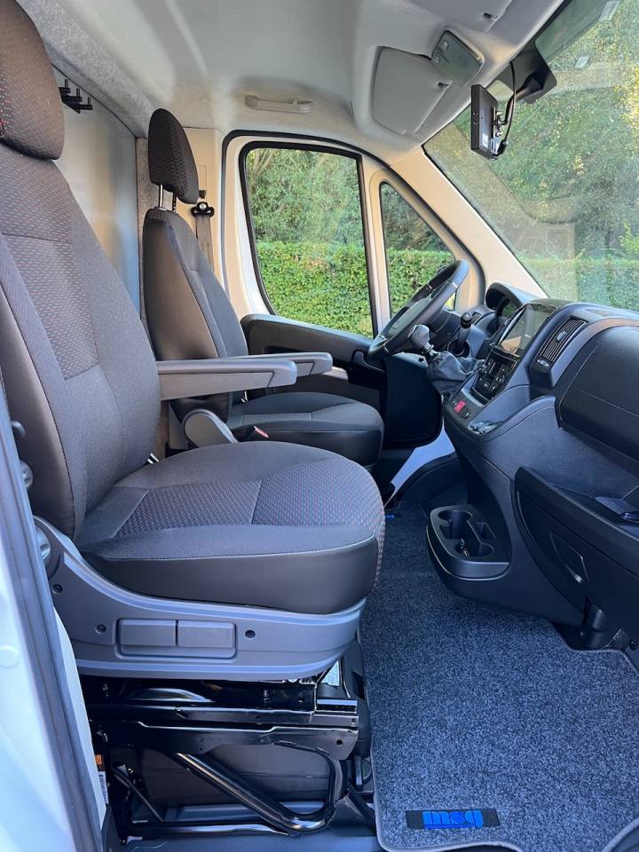 Horsebox HGV Peugeot PEUGEOT BOXER BLUEHDI 165 MSG STALLION LIGHT  Used