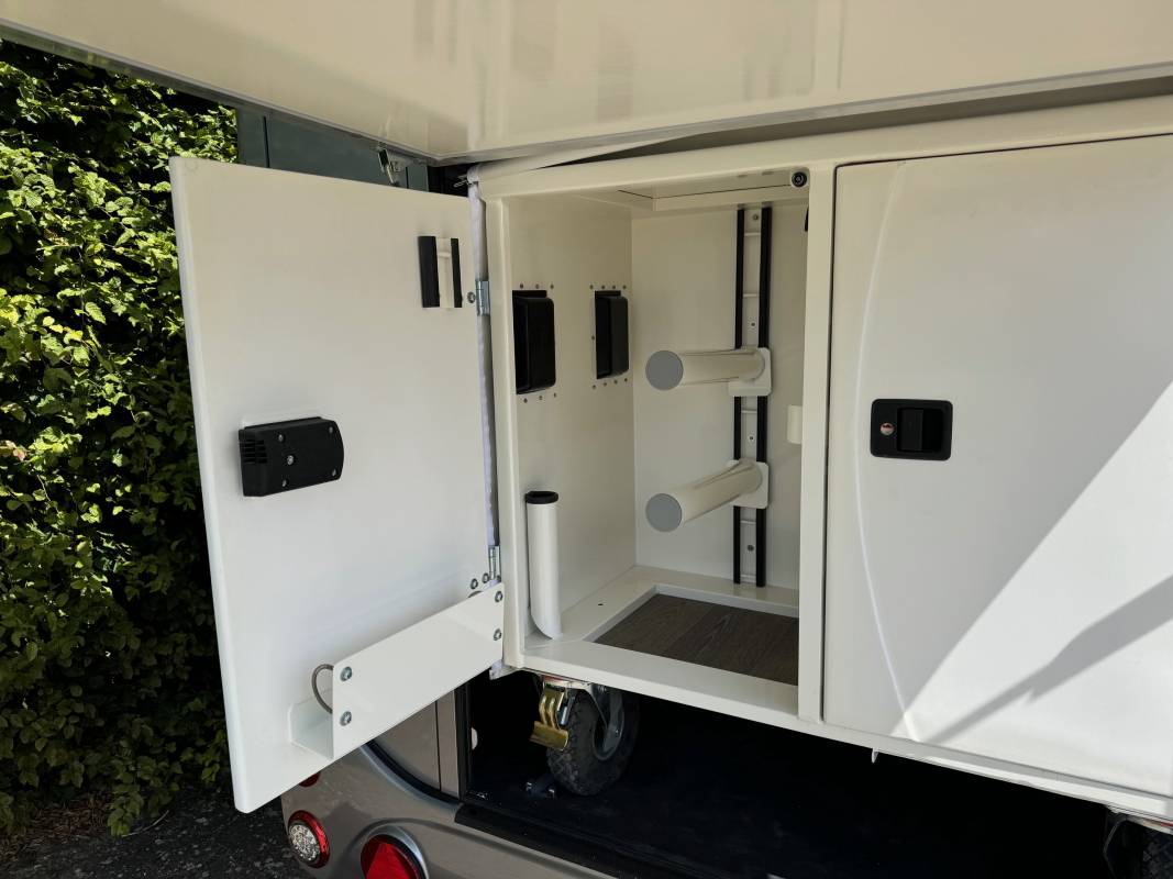 Trailer Anka REMORQUE ANKA 2 CHEVAUX + HOME CAR & SELLERIE 2026 New