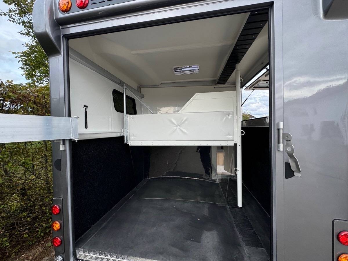 Trailer Anka REMORQUE ANKA 2 CHEVAUX & GRAND HOME CAR 2026 New