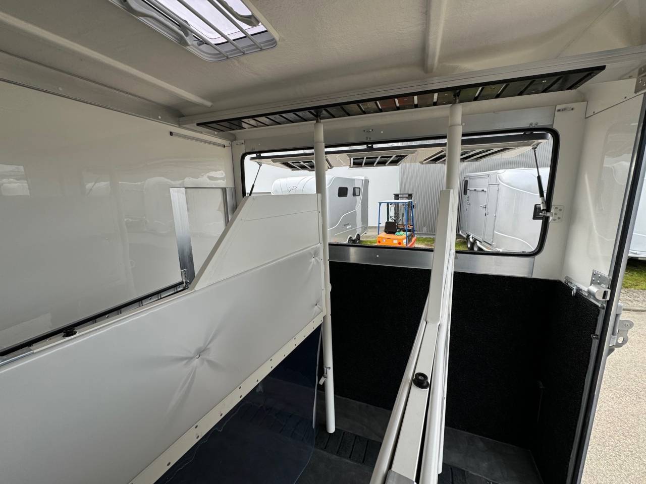 Trailer Anka REMORQUE ANKA 3 CHEVAUX & GRAND HOME CAR 2026 New