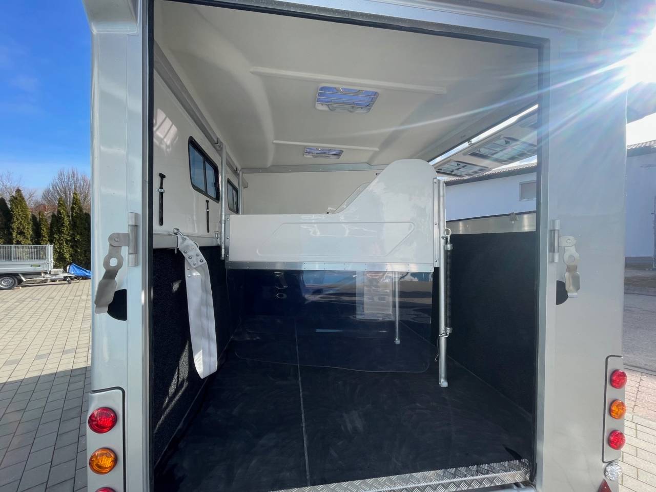 Trailer Anka REMORQUE ANKA 3 CHEVAUX & SELLERIE 2026 New