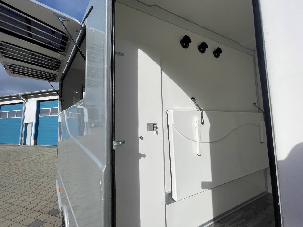 Trailer Anka REMORQUE ANKA 3 CHEVAUX & SELLERIE 2026 New