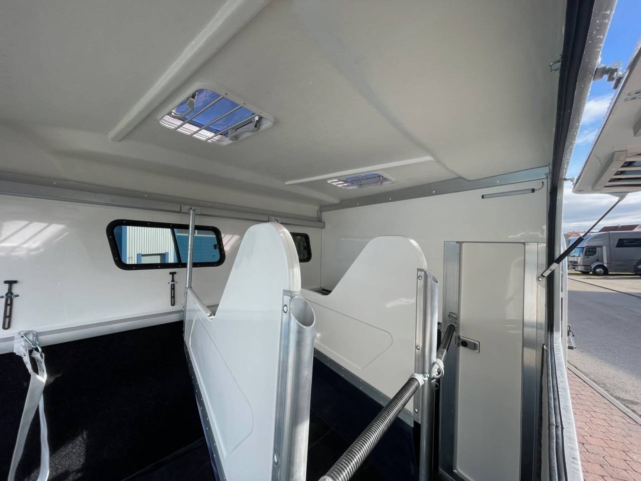 Trailer Anka REMORQUE ANKA 3 CHEVAUX & SELLERIE 2026 New