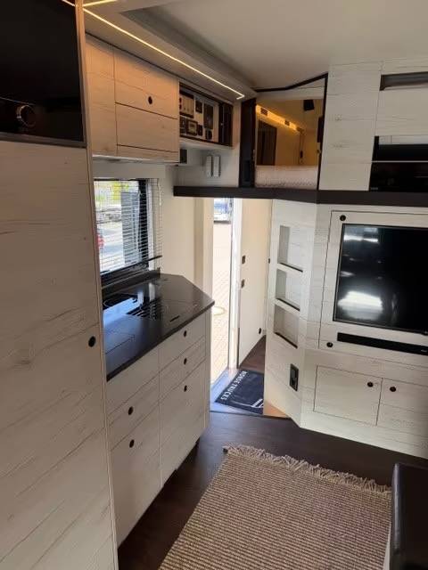 Horsebox NON-HGV Mercedes MERCEDES-BENZ ACTROS 2651 KRISMAR EXCLUSIV POP OUT 2021 Used