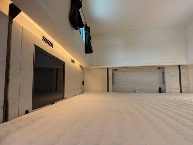 Horsebox NON-HGV Mercedes MERCEDES-BENZ ACTROS 2651 KRISMAR EXCLUSIV POP OUT 2021 Used