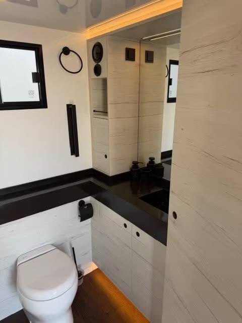 Horsebox NON-HGV Mercedes MERCEDES-BENZ ACTROS 2651 KRISMAR EXCLUSIV POP OUT 2021 Used