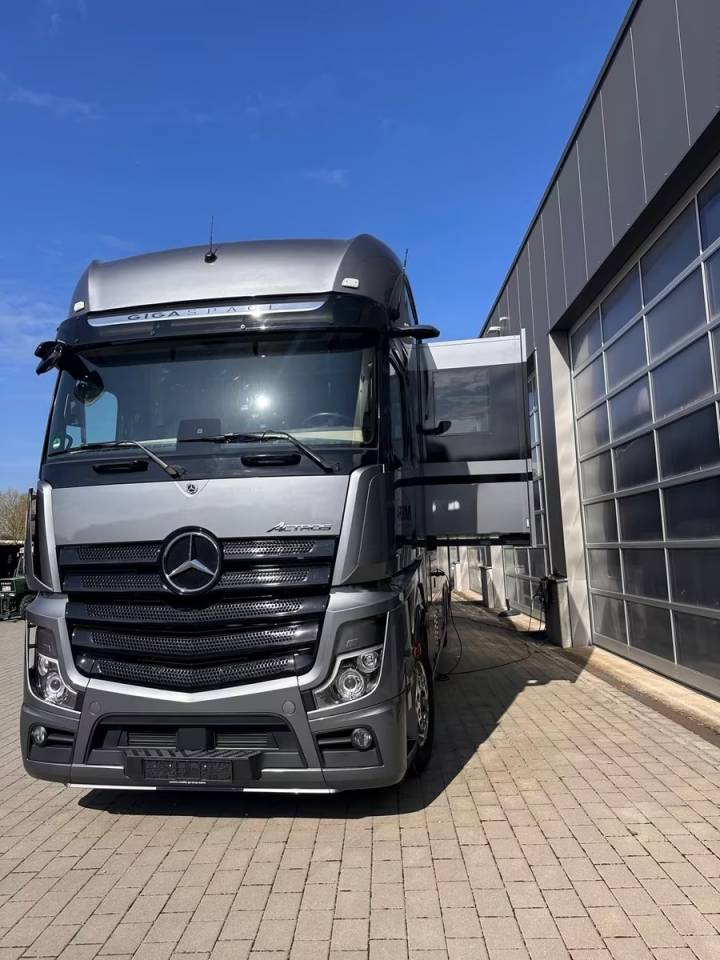 Horsebox NON-HGV Mercedes MERCEDES-BENZ ACTROS 2651 KRISMAR EXCLUSIV POP OUT 2021 Used