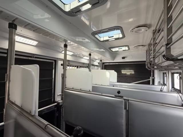 Horsebox NON-HGV Mercedes MERCEDES-BENZ ACTROS 2651 KRISMAR EXCLUSIV POP OUT 2021 Used