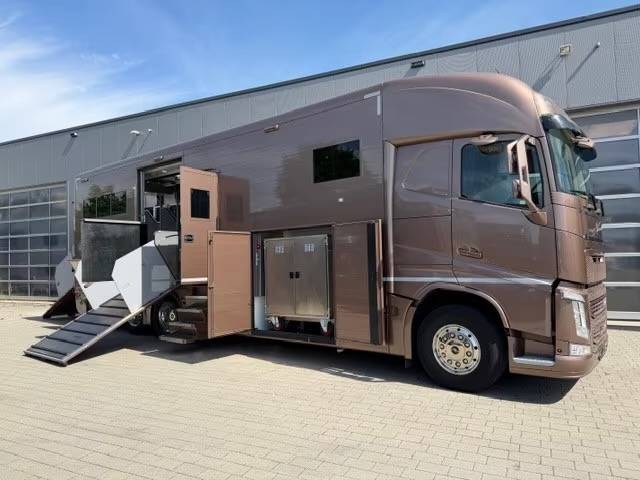 Horsebox NON-HGV Volvo VOLVO FH 500 ROELOFSEN RR6 POP OUT & PUSH UP 2016 Used