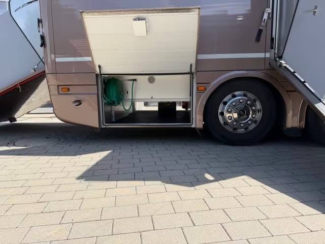 Horsebox NON-HGV Volvo VOLVO FH 500 ROELOFSEN RR6 POP OUT & PUSH UP 2016 Used