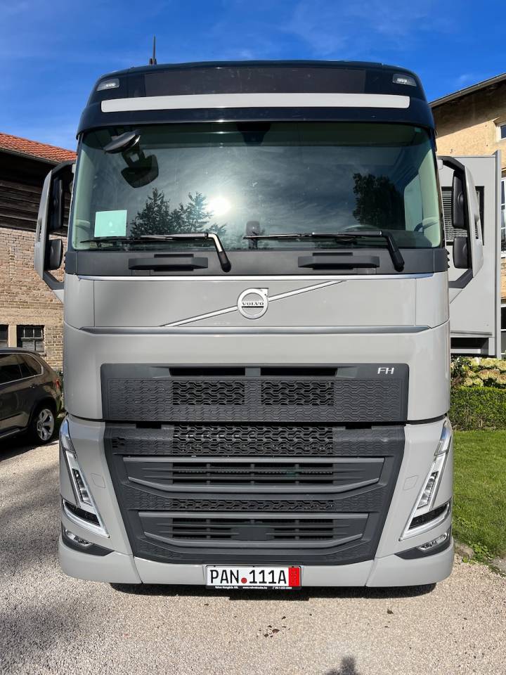 Horsebox NON-HGV HTIs VOLVO FH 500 HTI PROFESSIONAL 6 2023 Used