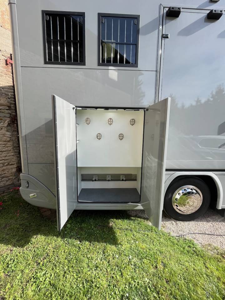 Horsebox NON-HGV HTIs VOLVO FH 500 HTI PROFESSIONAL 6 2023 Used