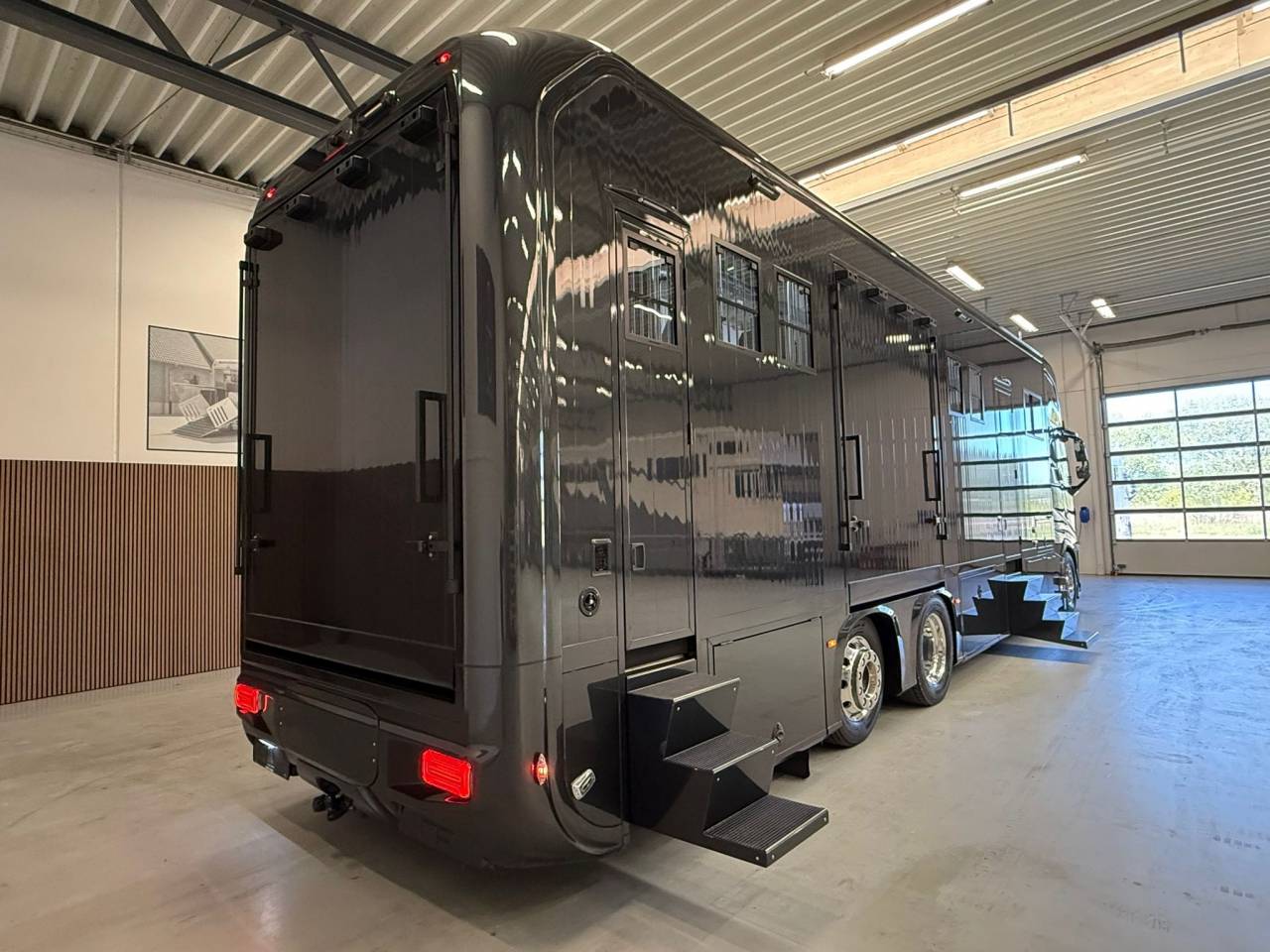 Horsebox NON-HGV Volvo VOLVO FH 500 NF 8 HORSES 2025 Used
