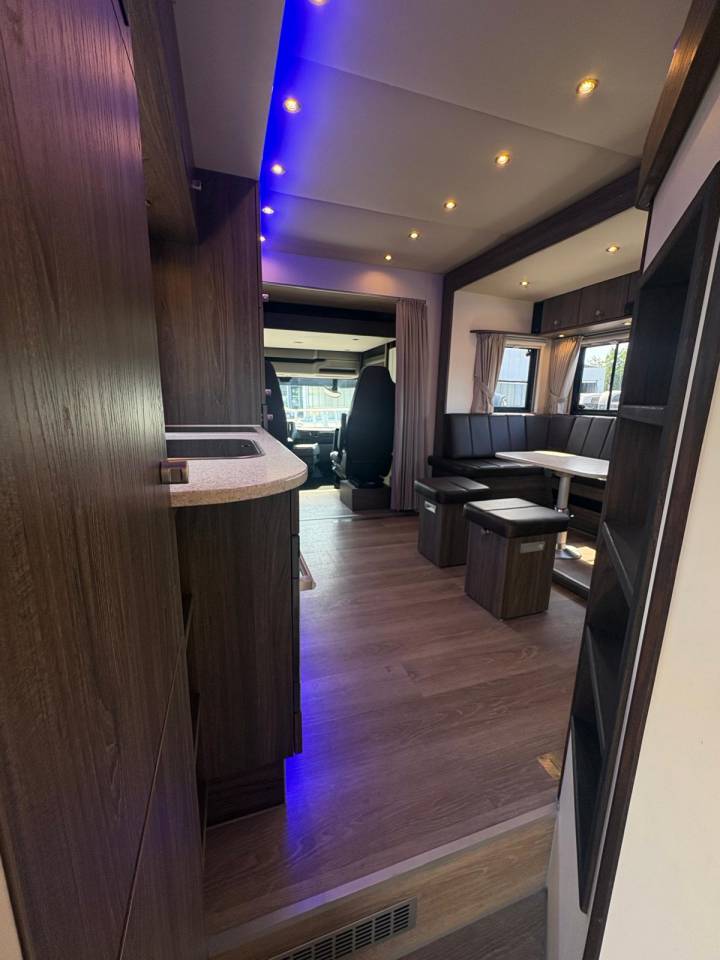 Horsebox NON-HGV Scania SCANIA S500 EHC POP OUT 2020 Used